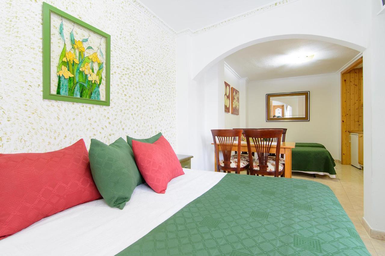 Apartamentos Turisticos Casa Soto 바이오나 외부 사진